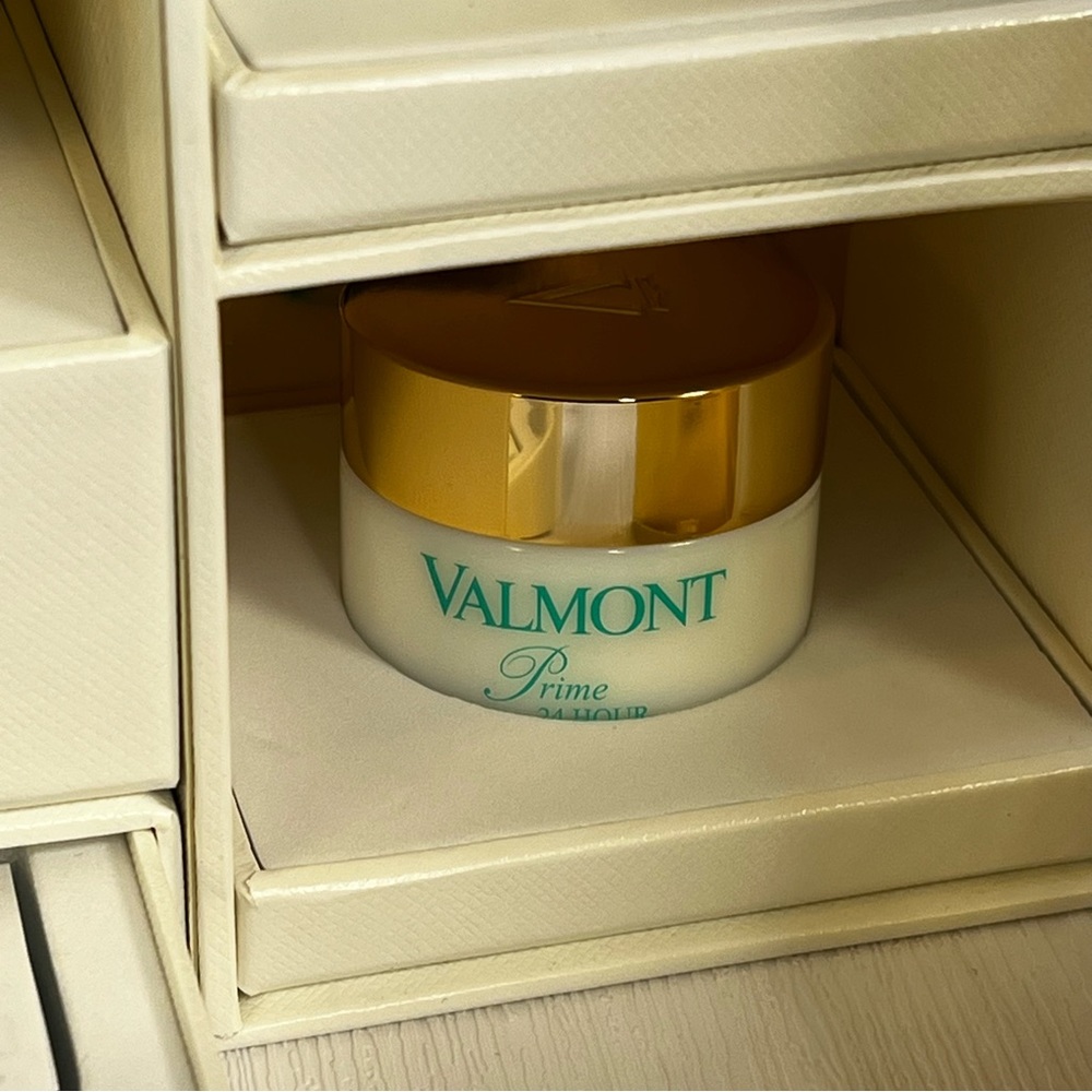 Valmont
The Experience
Prime Renewing Pack
6pc
Luxury
Gift set - Picture 4 of 11